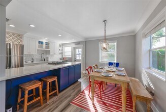 242 SW 20th St in Fort Lauderdale, FL - Building Photo - Building Photo