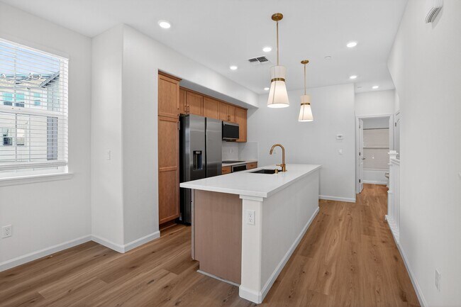 21061 Story St in Castro Valley, CA - Foto de edificio - Building Photo