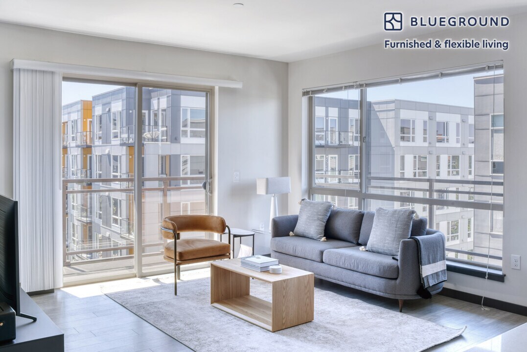 15566 NE 22nd Pl-Unit -FL6-ID425 in Bellevue, WA - Building Photo