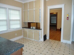 1549 Bever Ave SE in Cedar Rapids, IA - Building Photo - Building Photo