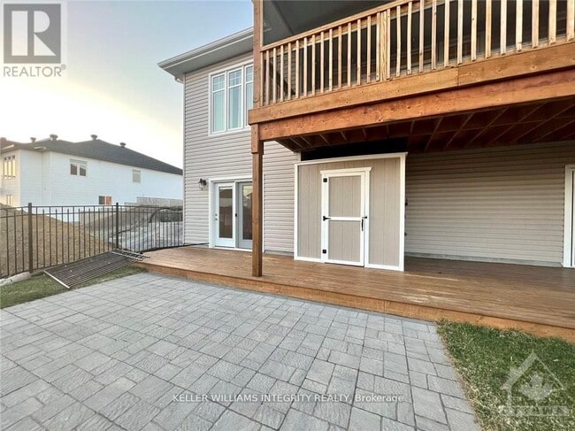 property at 744 Meadowridge Cir
