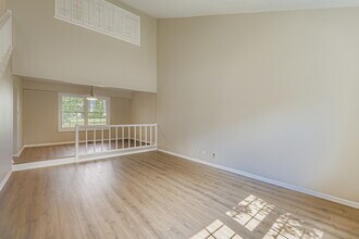 651 White Ct in Gurnee, IL - Building Photo - Building Photo