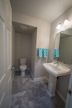 16832 NW Oak Creek Dr in Beaverton, OR - Building Photo - Building Photo