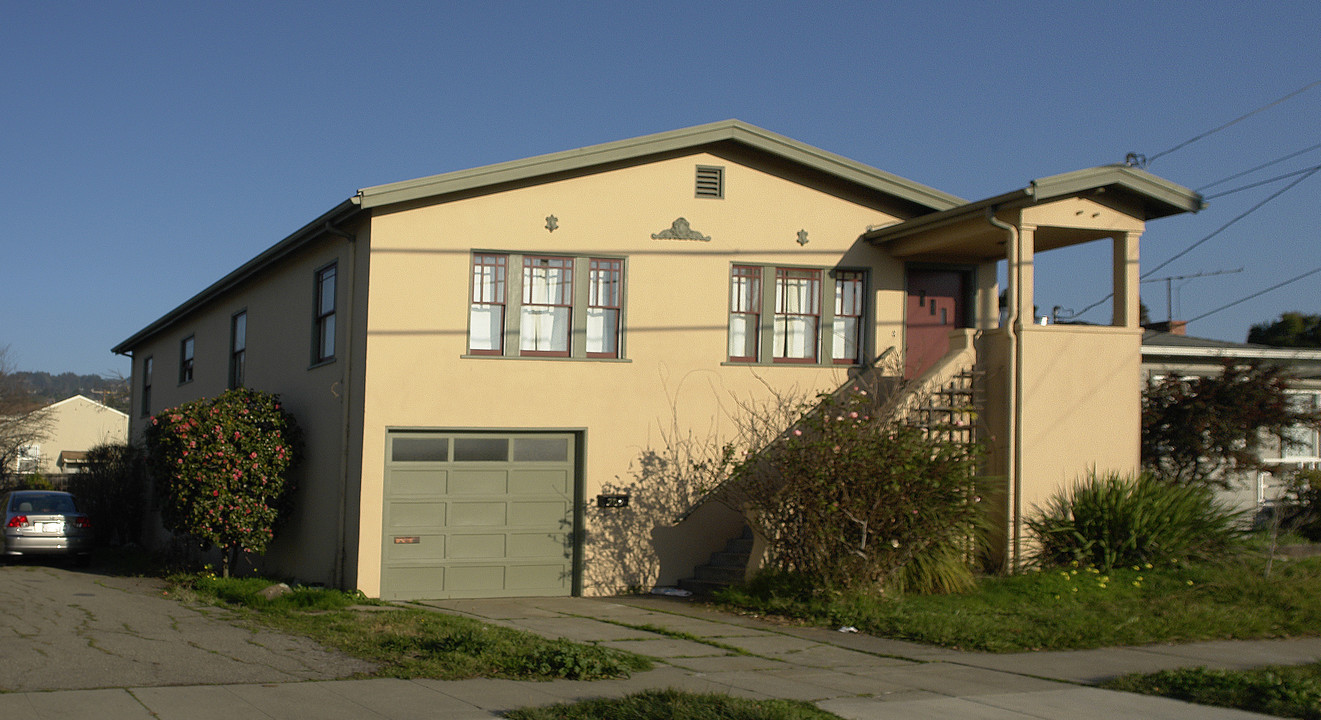 202-204 Behrens St in El Cerrito, CA - Building Photo