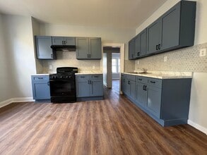 55 Schley St in Newark, NJ - Foto de edificio - Building Photo