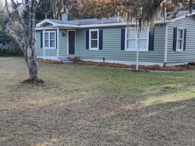 property at 6 Calico Ln