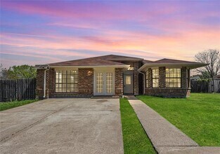 7601 Clairmont Ave in Rowlett, TX - Building Photo - Building Photo