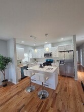 22 Speedway Ave in Newark, NJ - Foto de edificio - Building Photo