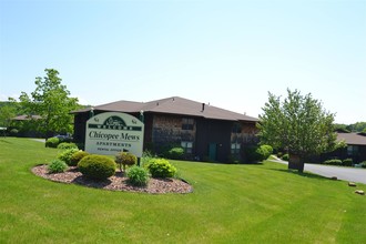 Chicopee Mews in Camillus, NY - Foto de edificio - Building Photo