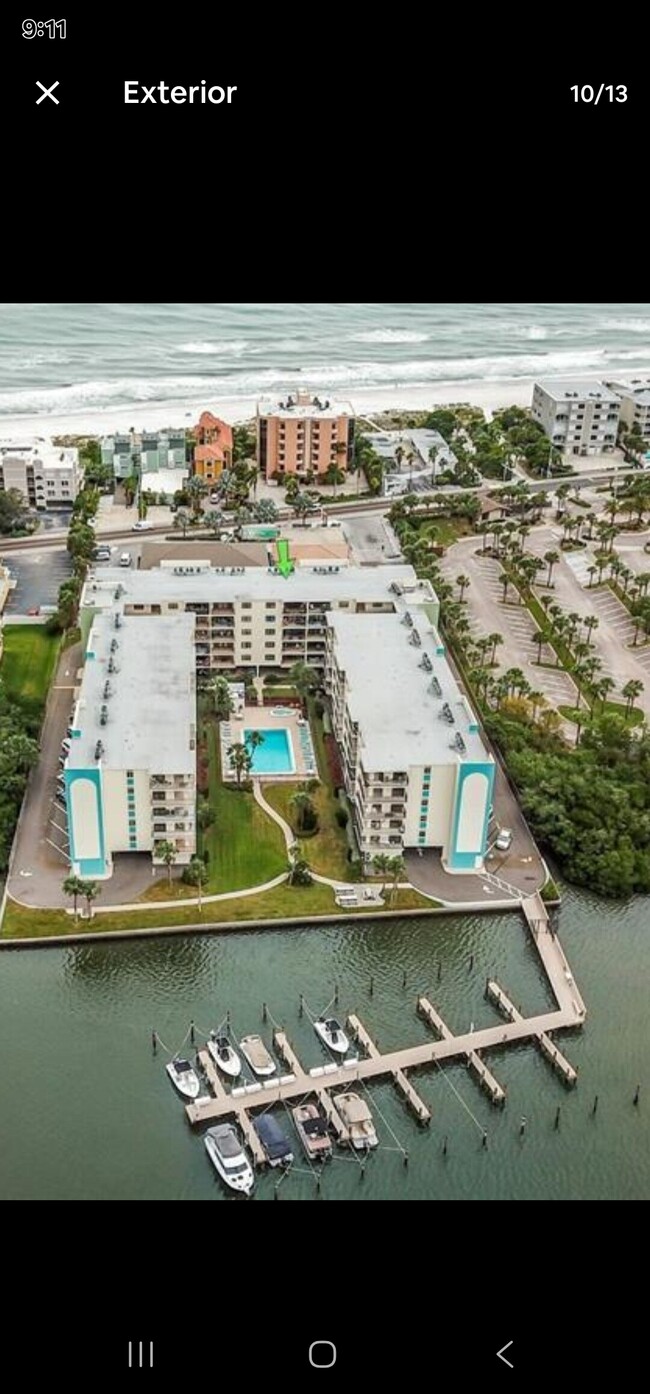 19531 Gulf Blvd, Unit Golden Shores Condo in Indian Shores, FL - Building Photo - Building Photo