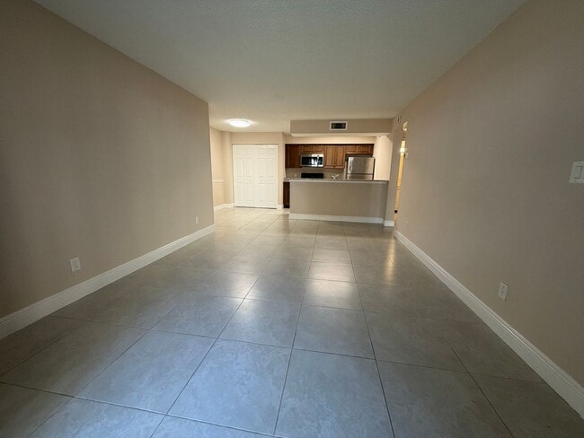 5307 Summerlin Rd in Ft. Myers, FL - Foto de edificio - Building Photo