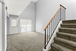 3767 Heritage Pkwy in Dearborn, MI - Building Photo