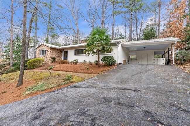 1282 Paces Forest Dr NW in Atlanta, GA - Building Photo - Building Photo