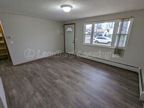 2011 Mark Dr in Lorain, OH - Building Photo - Building Photo