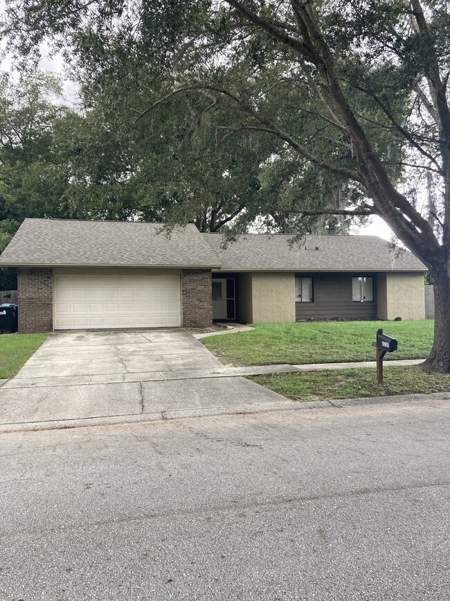8330 Gandy Way in Orlando, FL - Foto de edificio - Building Photo