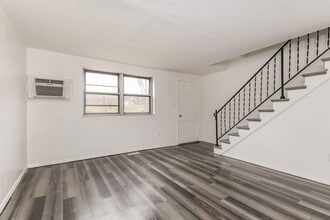 6538-6552-6552 Conway Dr in Enon, OH - Building Photo - Building Photo