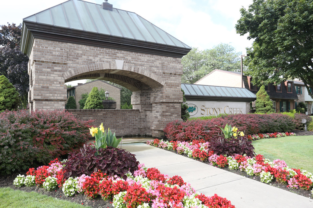 Stoney Creek Apartments Photo