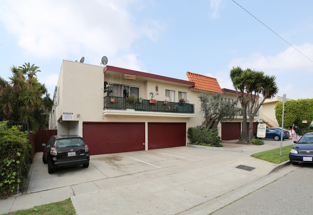 McLaughlin Apartments in Los Angeles, CA - Building Photo