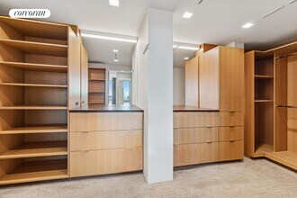 101 W 67th St in New York, NY - Foto de edificio - Building Photo