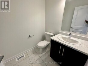 588 Lilith St in Ottawa, ON - Building Photo - Building Photo