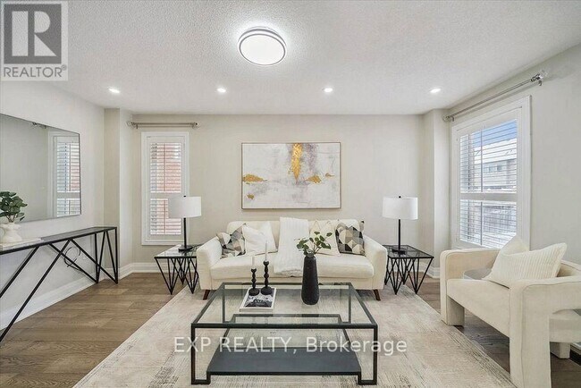 14 Gateway Ct in Whitby, ON - Building Photo - Building Photo