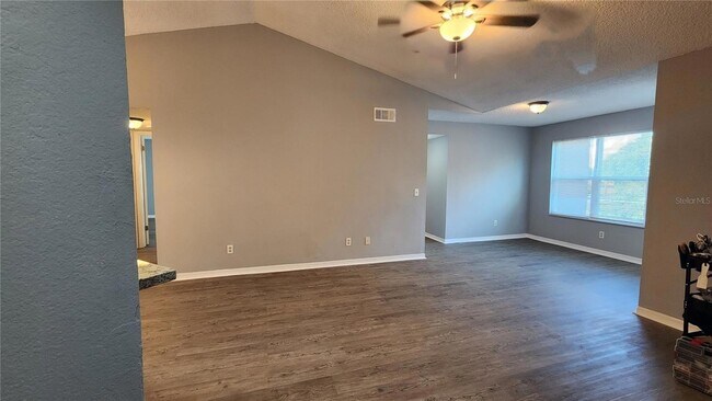 4540 Commander Dr, Unit 2238 in Orlando, FL - Building Photo - Building Photo