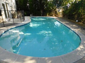 30024 Quail Run Dr in Agoura Hills, CA - Building Photo