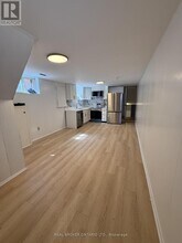 214 Fairglen Ave in Toronto, ON - Building Photo - Building Photo