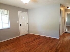1320 56th Ave N in St. Petersburg, FL - Building Photo