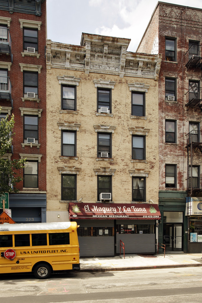 321 E Houston St in New York, NY - Foto de edificio - Building Photo