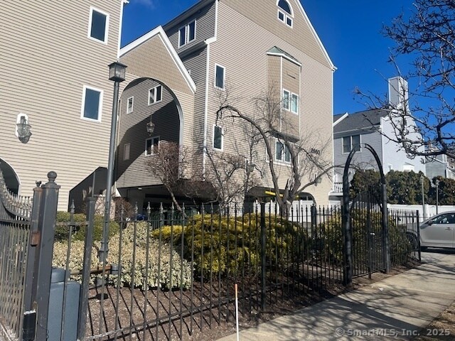 2660 North Ave in Bridgeport, CT - Building Photo