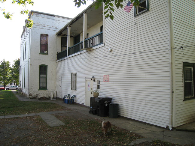 2105 Rowan St in Louisville, KY - Foto de edificio - Building Photo