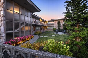 Glacier Vista in Everett, WA - Building Photo