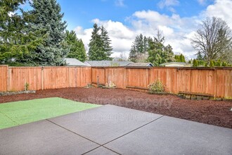 18704 Sunblaze Dr in Oregon City, OR - Building Photo - Building Photo