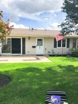 923 Sagamore Dr in Schaumburg, IL - Building Photo