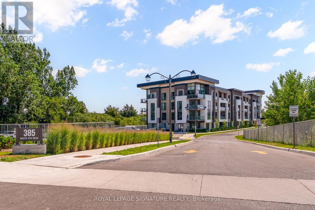 385 Arctic Red Dr in Oshawa, ON - Building Photo