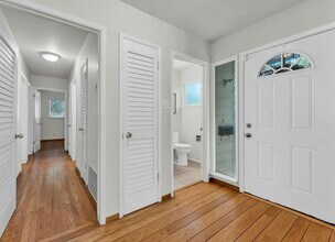 8425 Pioneer Dr in Bakersfield, CA - Building Photo - Building Photo