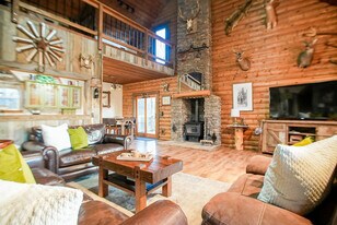 3269 Dead Horse Mountain Rd in Fayetteville, AR - Building Photo