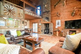3269 Dead Horse Mountain Rd in Fayetteville, AR - Building Photo - Building Photo