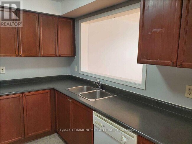 8890 Sheppard Ave E in Toronto, ON - Building Photo - Building Photo
