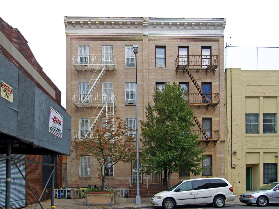 Renovated 3 bedroom in Brooklyn, NY - Building Photo