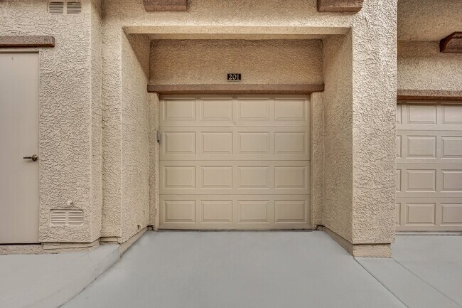 3915 Palm Beach St in Las Vegas, NV - Building Photo - Building Photo