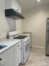 6843 Vantage Ave in North Hollywood, CA - Foto de edificio - Building Photo