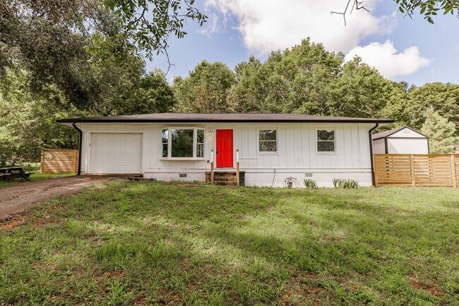 348 Alberta Dr in Colbert, GA - Building Photo - Building Photo