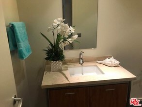 1155 S Grand Ave-Unit -524 in Los Angeles, CA - Building Photo - Building Photo