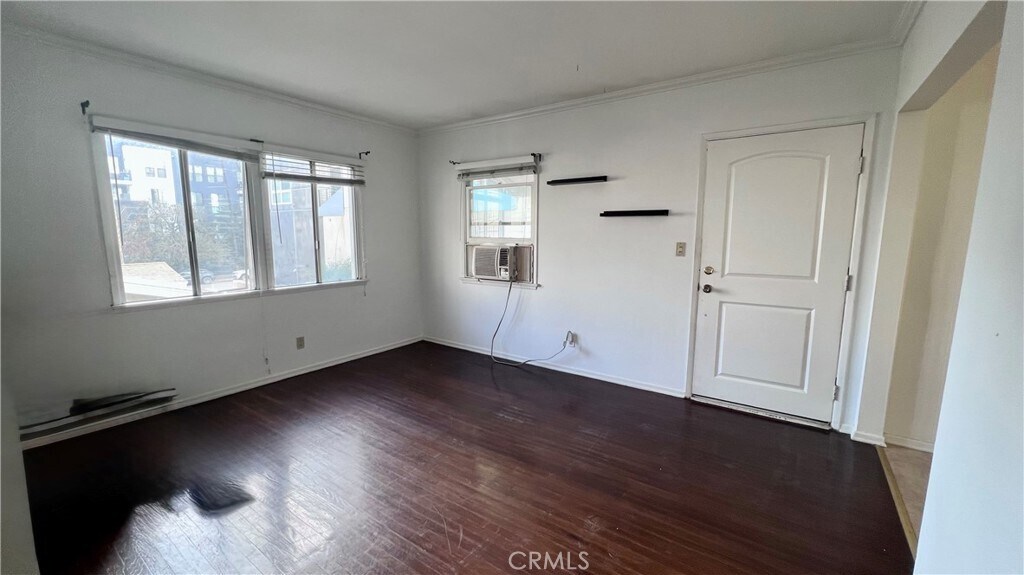 11103 Cumpston St in Los Angeles, CA - Building Photo