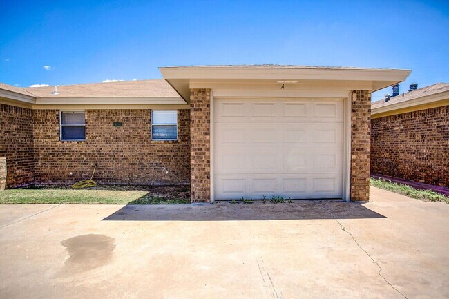 5703 Brownfield Dr in Lubbock, TX - Building Photo - Building Photo