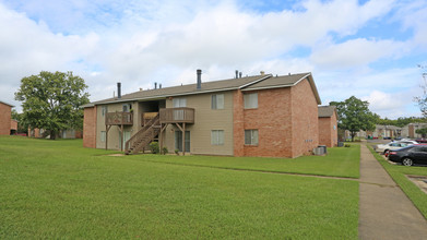 Stonebridge Apartments in Montgomery, AL - Building Photo - Building Photo