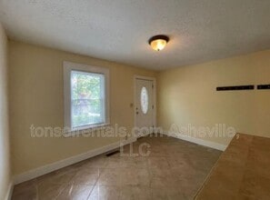 1316 Hyman Ave in Hendersonville, NC - Building Photo - Building Photo