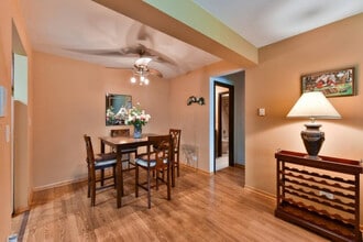 5113 N East River Rd in Chicago, IL - Building Photo - Building Photo